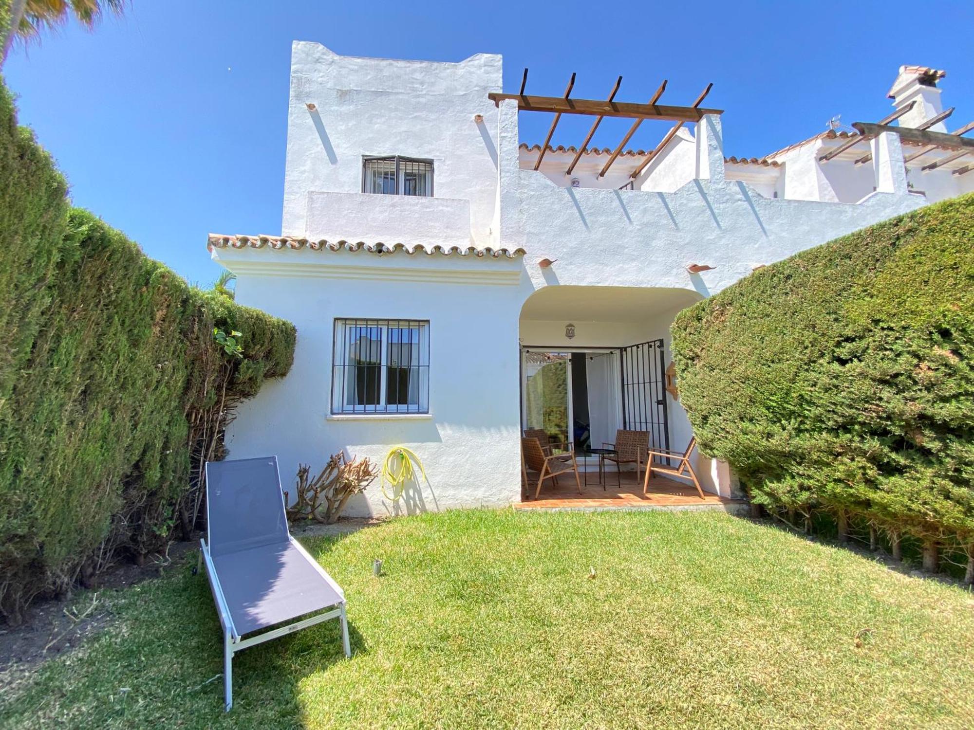 Townhouse W/Sea View & Garden Villa Estepona Exterior photo